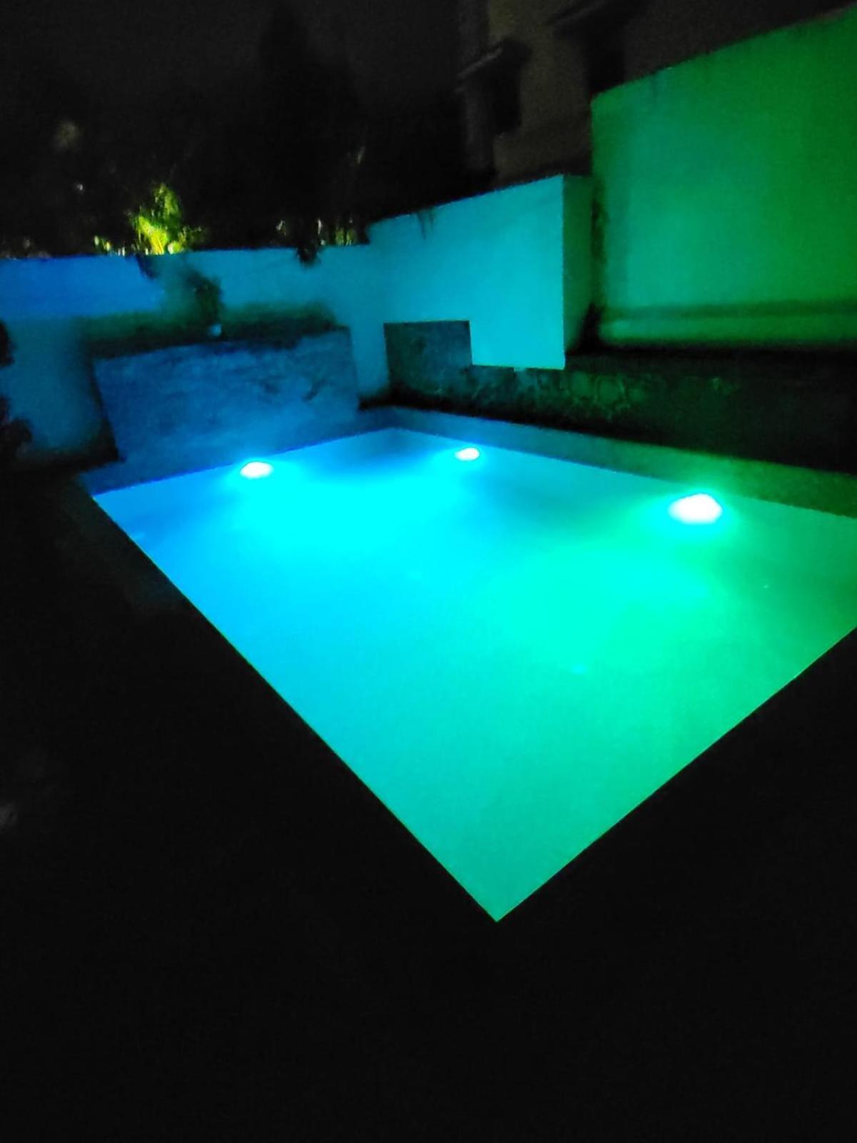 The Perfect Stays Para Disco Big Pool Cricket Turf Villa Lonavala Bagian luar foto