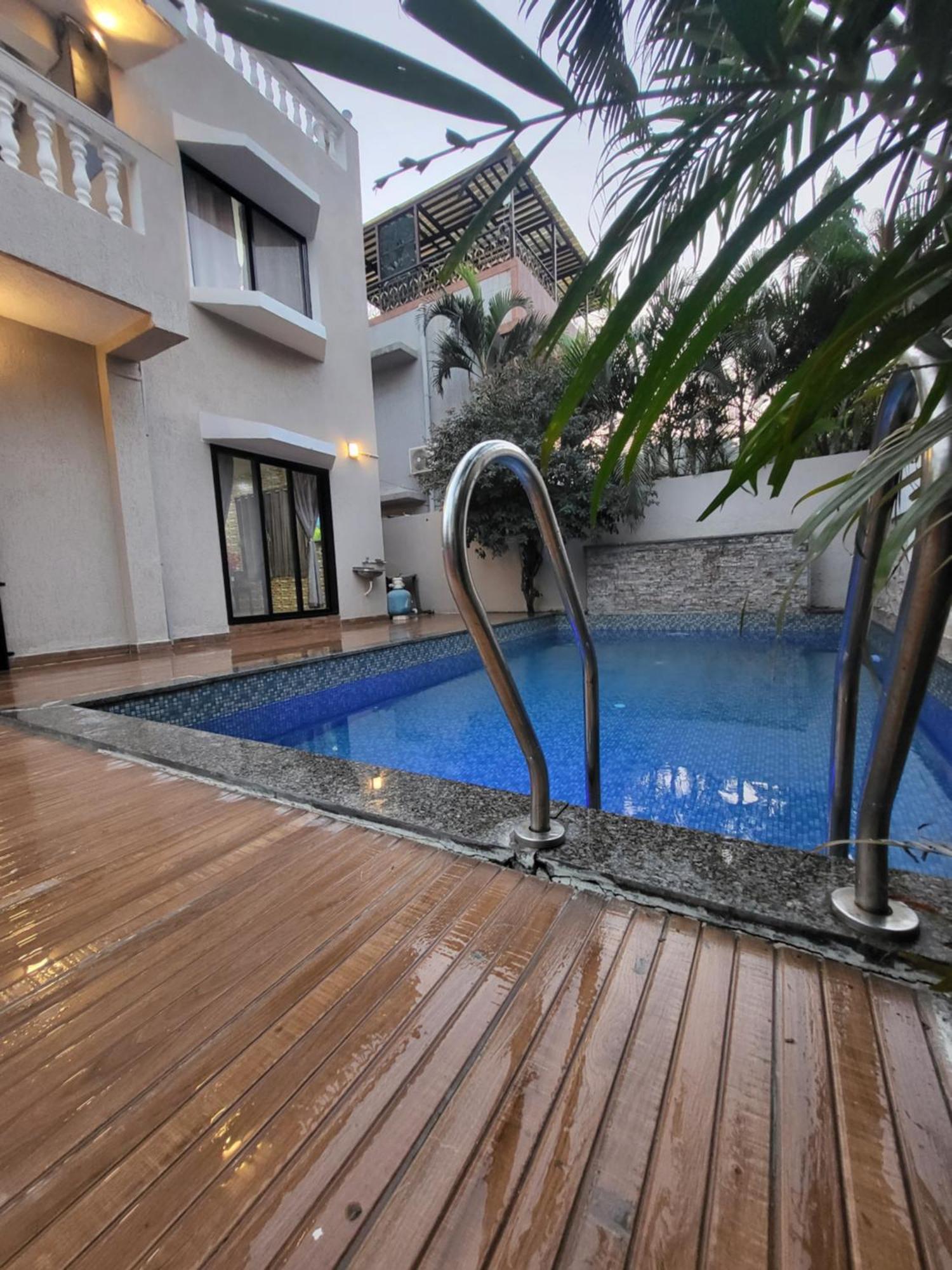 The Perfect Stays Para Disco Big Pool Cricket Turf Villa Lonavala Bagian luar foto