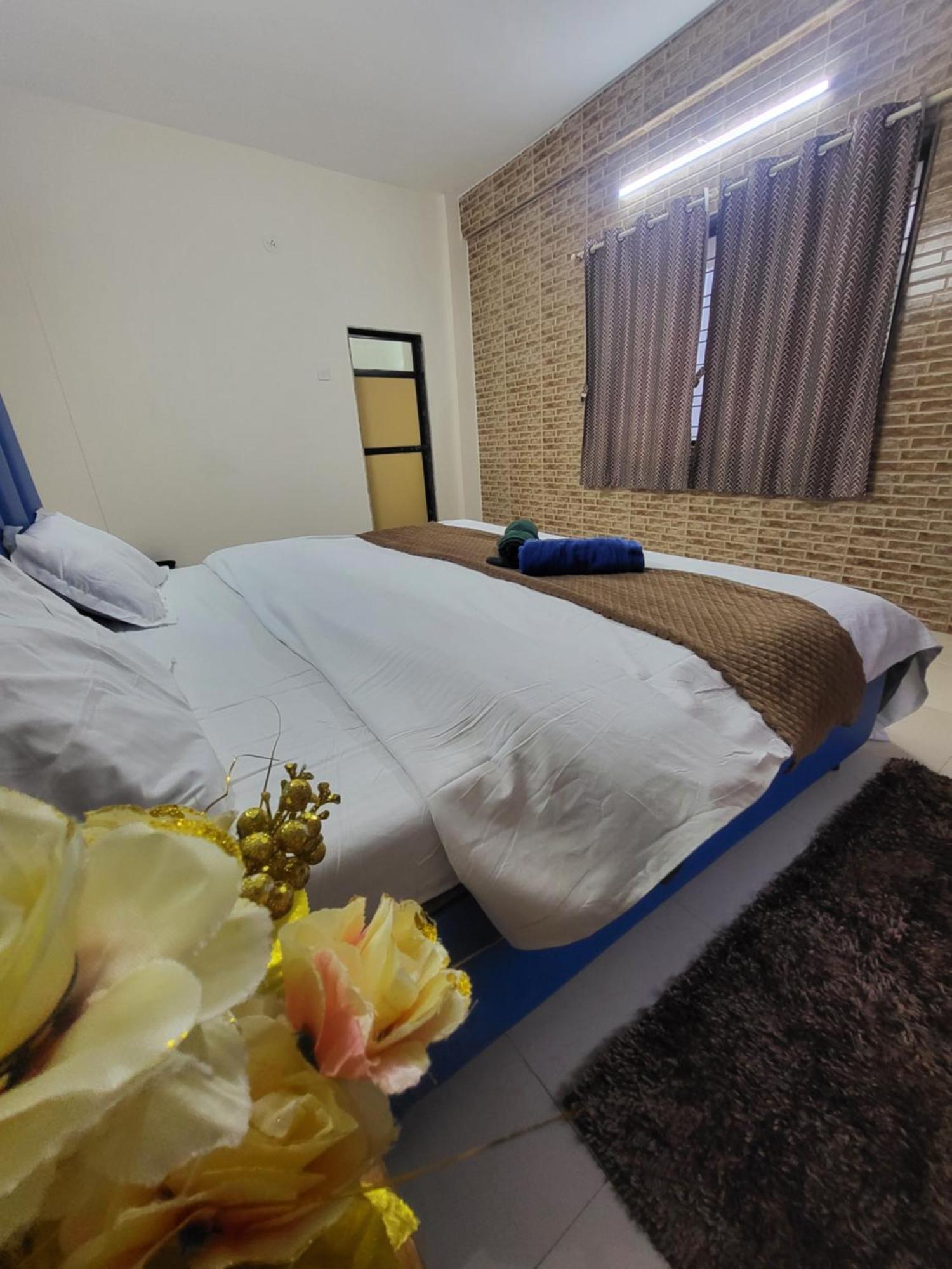 The Perfect Stays Para Disco Big Pool Cricket Turf Villa Lonavala Bagian luar foto