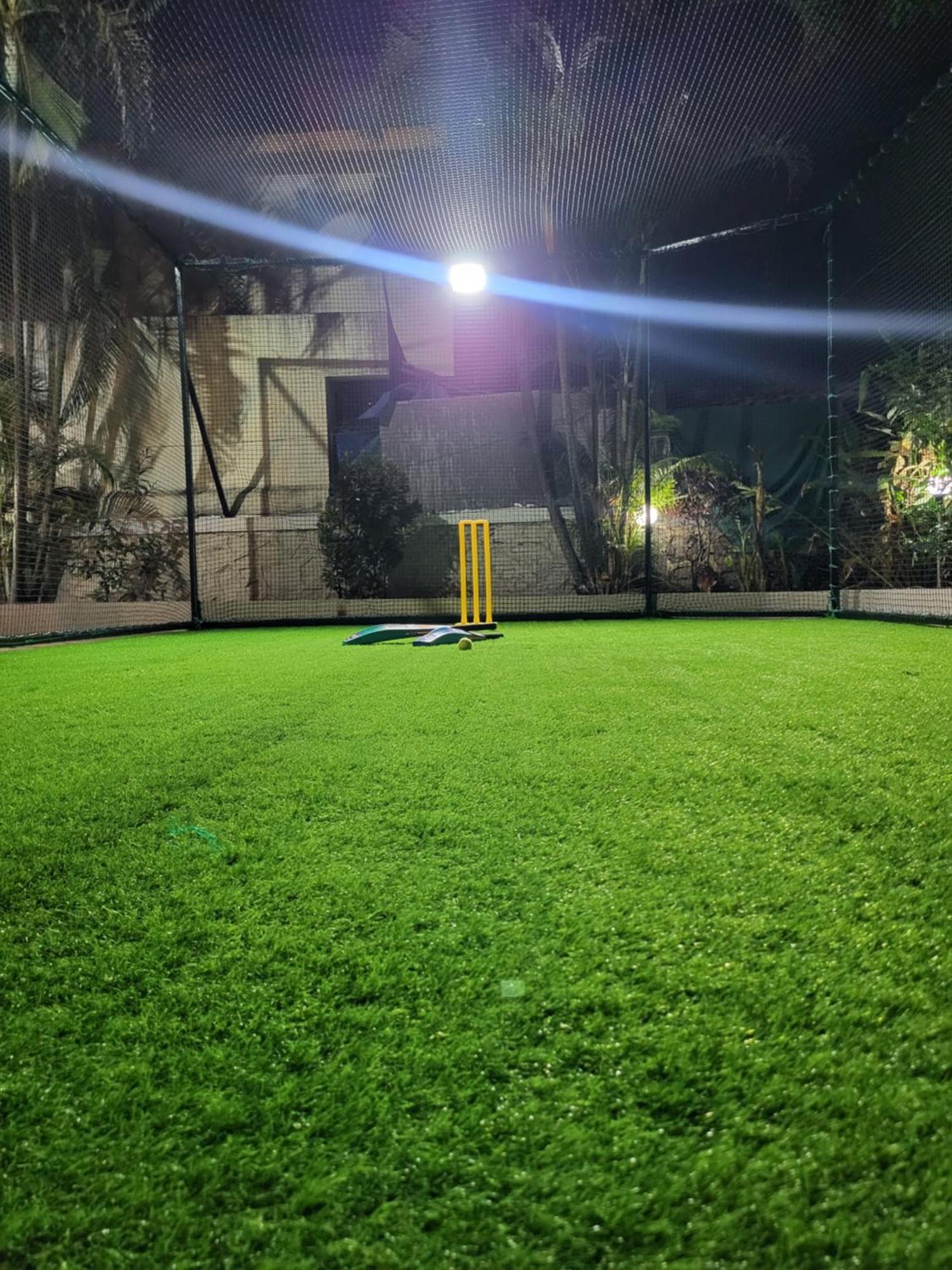 The Perfect Stays Para Disco Big Pool Cricket Turf Villa Lonavala Bagian luar foto