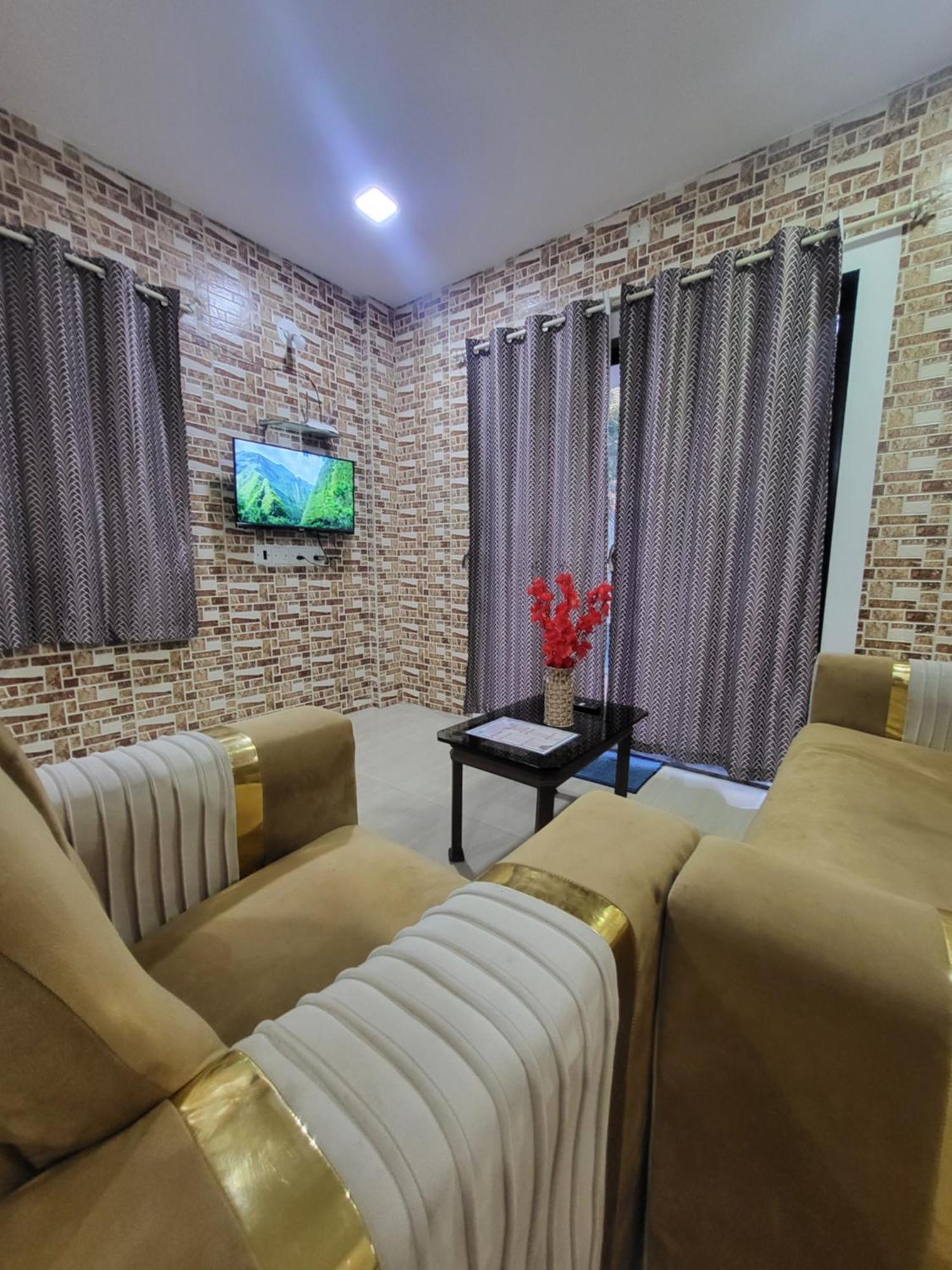 The Perfect Stays Para Disco Big Pool Cricket Turf Villa Lonavala Bagian luar foto
