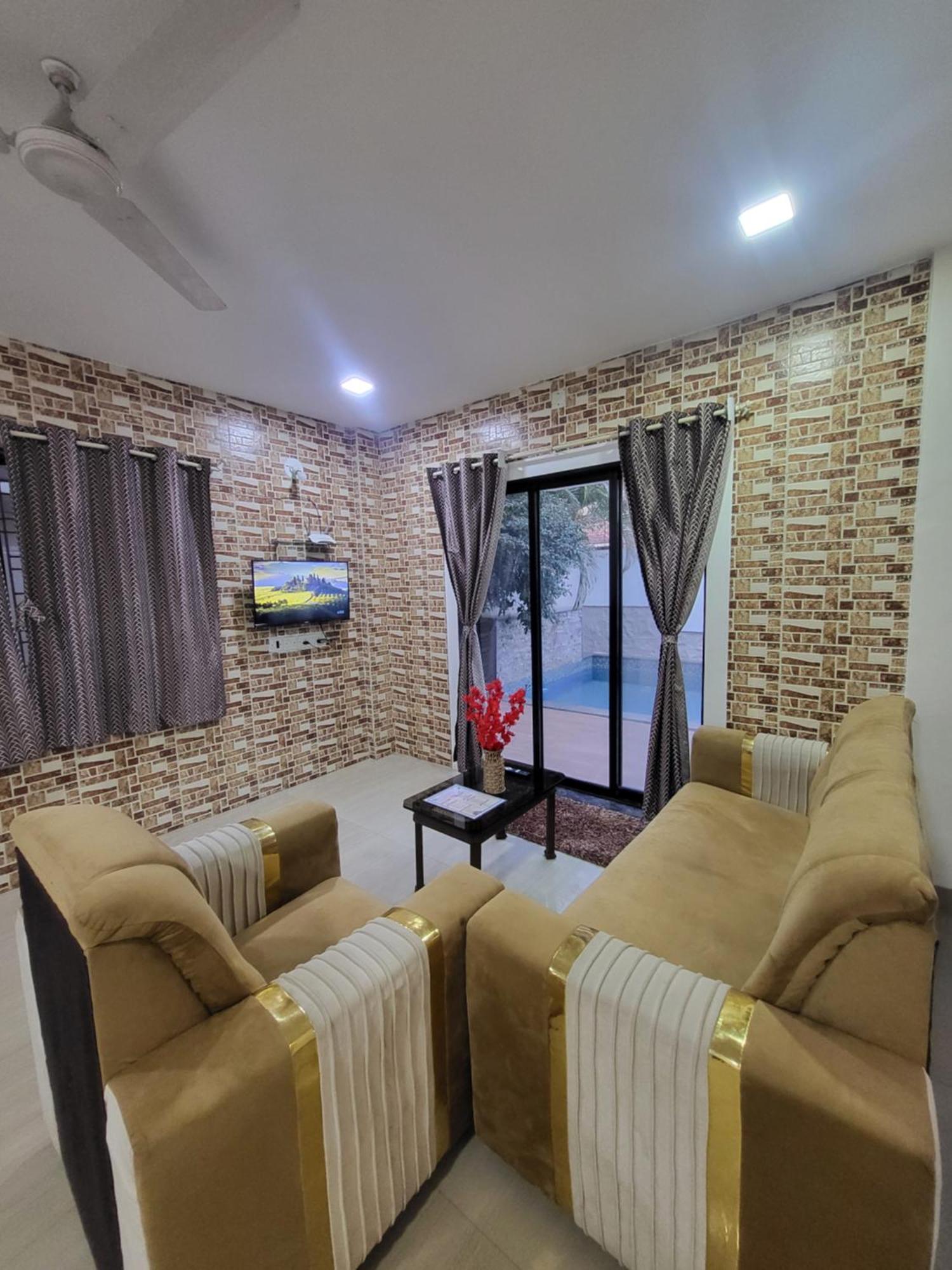 The Perfect Stays Para Disco Big Pool Cricket Turf Villa Lonavala Bagian luar foto