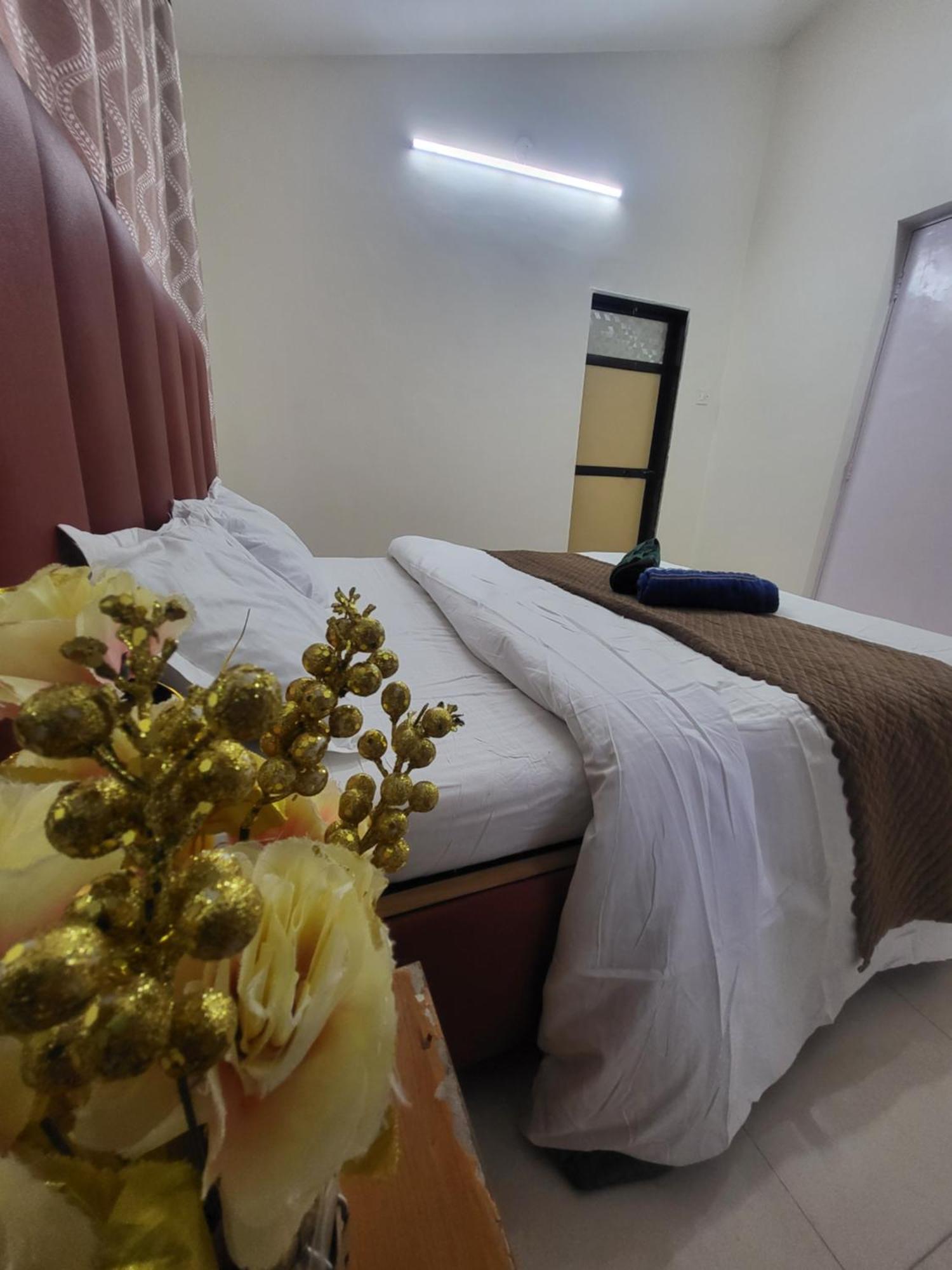 The Perfect Stays Para Disco Big Pool Cricket Turf Villa Lonavala Bagian luar foto