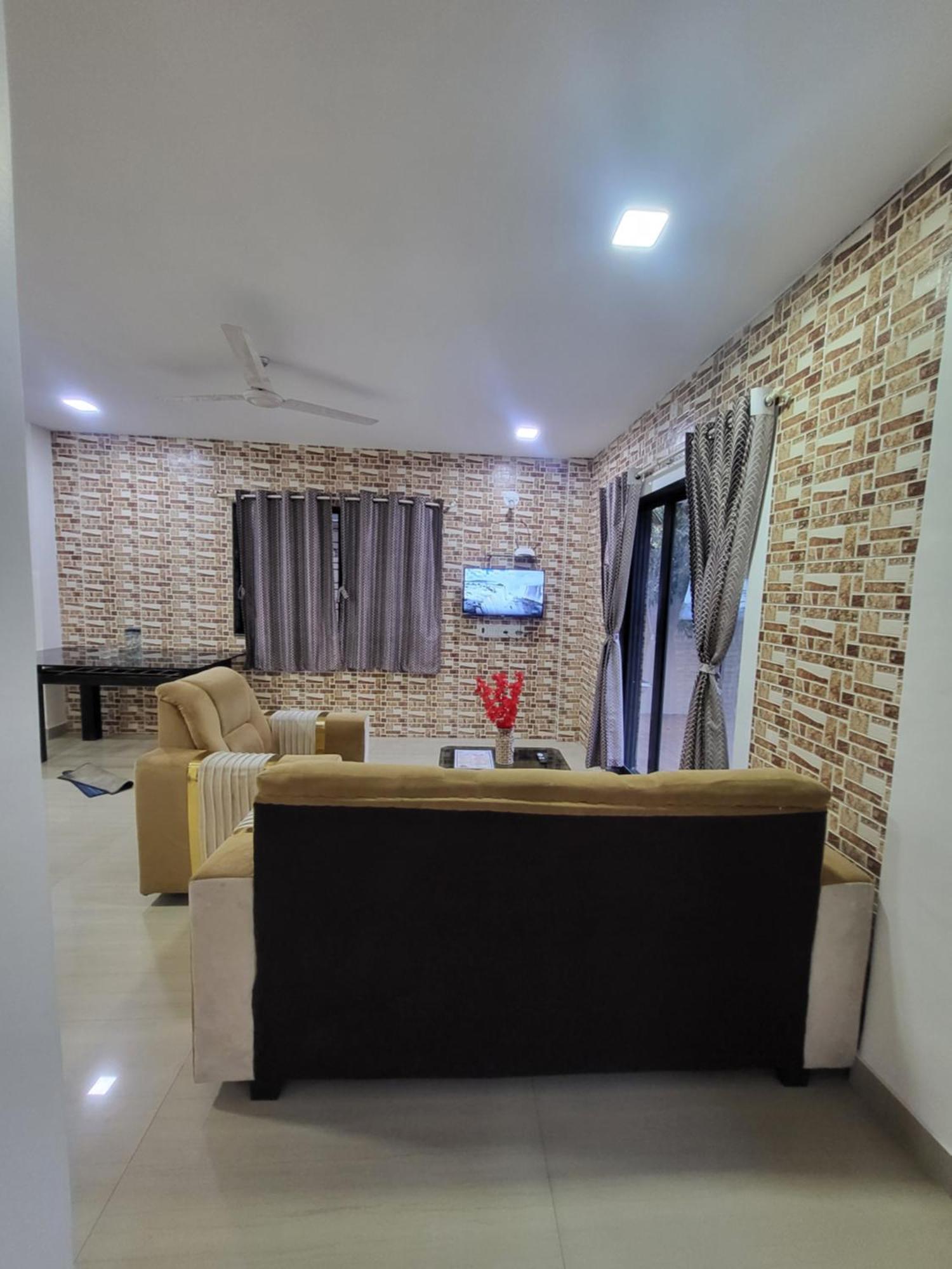 The Perfect Stays Para Disco Big Pool Cricket Turf Villa Lonavala Bagian luar foto