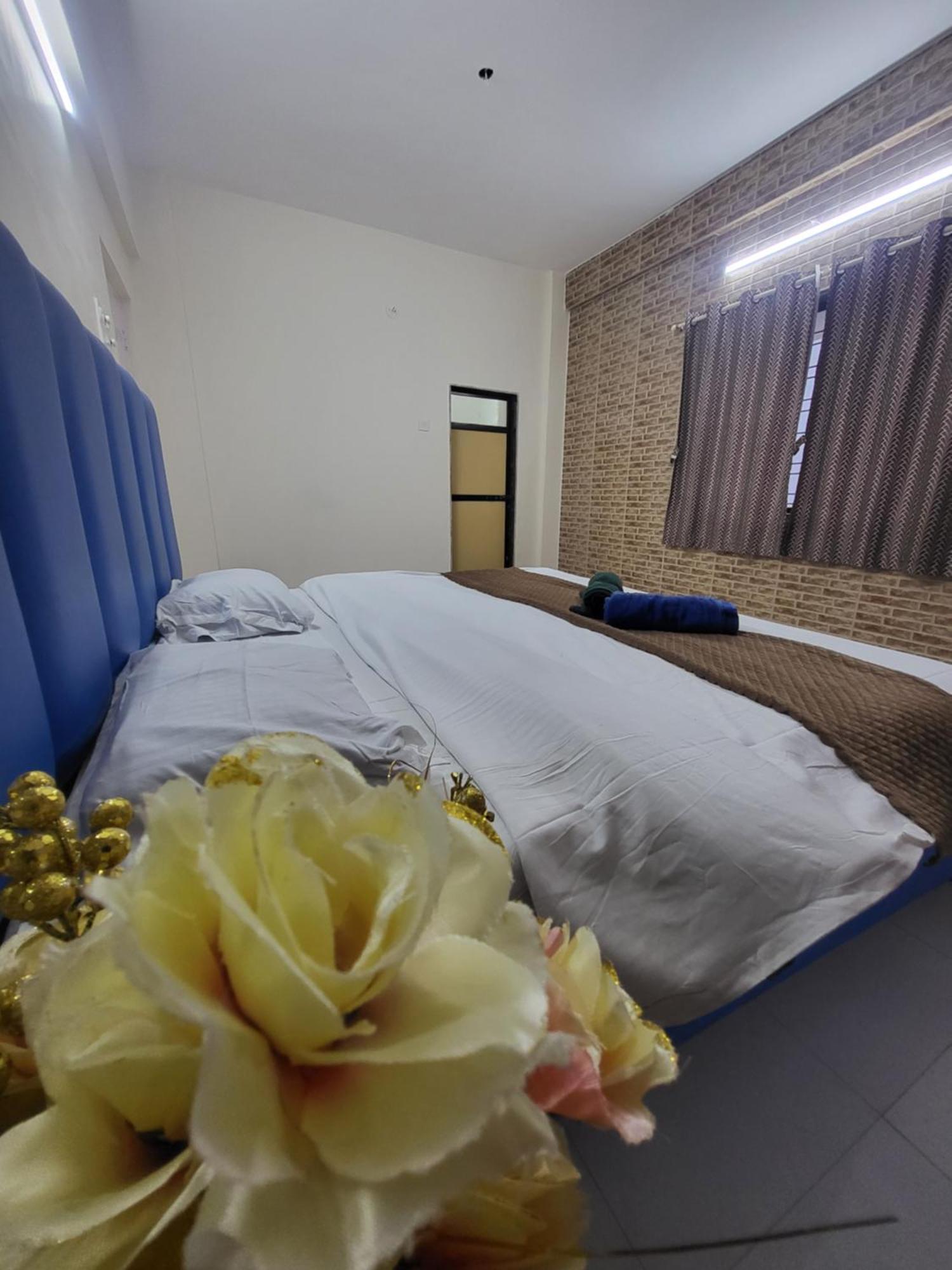 The Perfect Stays Para Disco Big Pool Cricket Turf Villa Lonavala Bagian luar foto